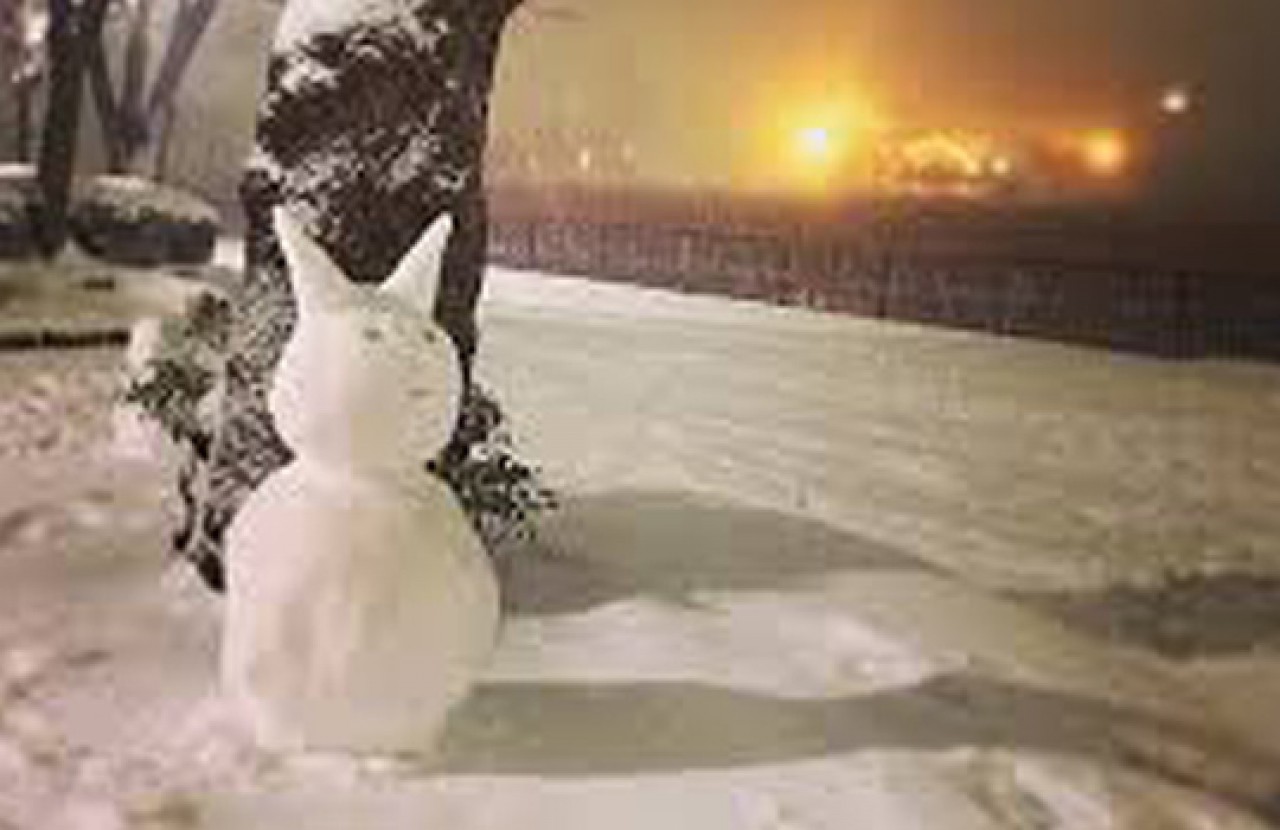 バケツで作る真ん丸雪だるま